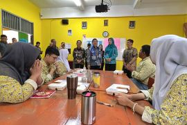Jaya Ancol salurkan 1.300 paket makanan mendukung program makan bergizi gratis