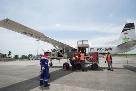 Pertamina Distribusikan BBM Melalui Udara ke Wilayah 3T Sebagai Langkah Strategis
