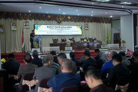 DPRD HSS rapat paripurna jawaban eksekutif  untuk raperda APBD 2025