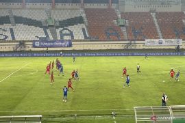 Liga 1 - Semen Padang imbangi Persib Bandung 1-1