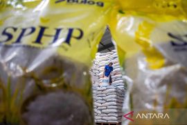 Penyaluran beras SPHP Jawa Barat