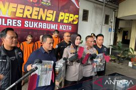 Polres Sukabumi Kota tangkap 5 tersangka dari komplotan pembobol spesialis minimarket