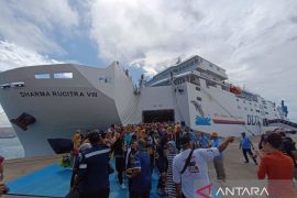 Ratusan alumni SMAN 2 Surabaya bantu bangkitkan pariwisata Lombok lewat wisata sepeda