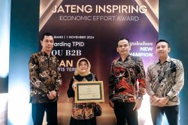 Kota Magelang terima "Jateng Inspiring Economic Effort Award 2024"