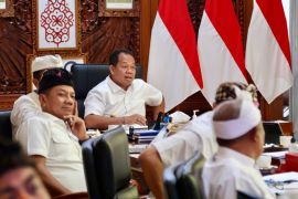 Gubernur Bali: Pemeriksaan atraksi kembang api saat ritual dilanjutkan