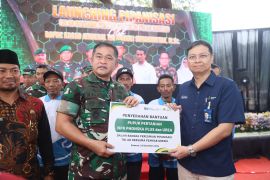 Lewat bantuan pupuk, Petrokimia dukung pipanisasi lahan Bawean