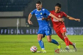 Bek Persib Bandung Nick Kuipers tetap kerahkan 100 persen kemampuan melawan Barito
