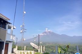 Semeru kembali alami erupsi enam kali pada Sabtu pagi
