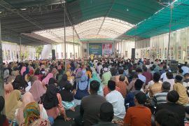 Ribuan Relawan Gus Ipul Probolinggo diberi pembekalan untuk menangkan Khofifah-Emil