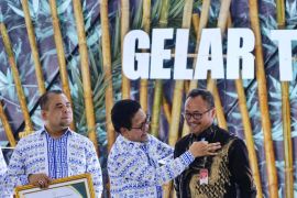 Pj Wako Payakumbuh Suprayitno mendapatkan lencana inisiator inovasi