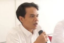 Podcast, Paradoks dan Politik