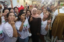 Khofifah kunjungi Pasar Atom Surabaya