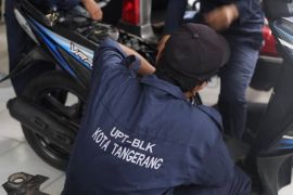 Disnaker Kota Tangerang buka pelatihan pangkas rambut dan perbaikan motor