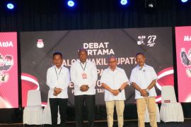 Bupati Wondama minta dua paslon jaga kedamaian tanah peradaban