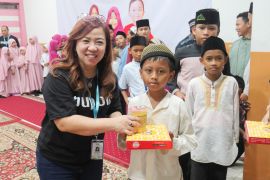 Dupoin hadirkan kebahagiaan lewat CSR #SharetoCare