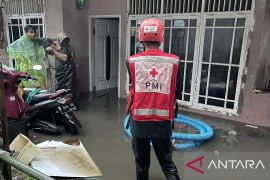 Hujan deras pada Selasa siang picu bencana hidrometeorologi di 32 titik di Kota Sukabumi