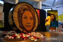 Pameran lukisan mengenang WS Rendra