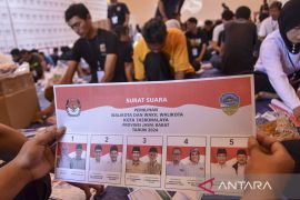 KPU Kota Tasikmalaya gelar sortir dan pelipatan surat suara Pilkada