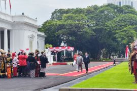 Prabowo menerima kunjungan kenegaraan PM Singapura di Istana Merdeka