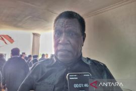 Pemkab Manokwari salurkan bantuan pendidikan Rp4,5 miliar