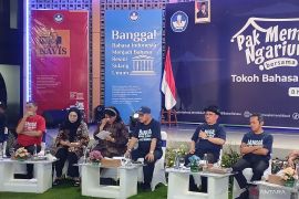 Mendikdasmen Abdul Mu'ti sebut dunia yang merdeka adalah dunia sastra