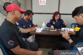 BKK Pangkalpinang periksa kesehatan nakoda dan penumpang di Pelabuhan Pangkalbalam