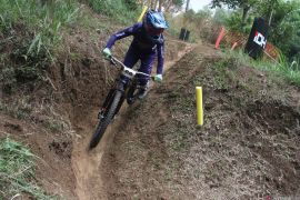 Kejuaraan Indonesia Downhill Seri Ketiga di Batu