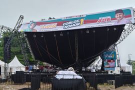 Dua orang terluka akibat panggung kampanye Airin di Tangerang roboh