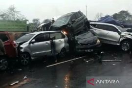 19 kendaraan terlibat kecelakaan di tol, beberapa terluka dan satu meninggal dunia