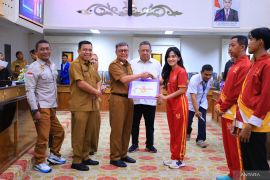 Pelatih atlet Kota Palembang peraih emas Porprov dan Perparprov 2023 terima bonus