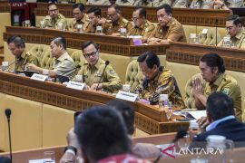 Wamendagri setuju usulan bansos dihentikan sementara jelang pilkada