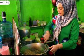 Dari hobi ke bisnis Rina majukan kantin dengan KUM Peduli Bank Kalbar