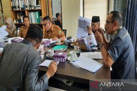 Pansus II DPRD bersama eksekutif Kotabaru bahas Raperda perubahan perusahaan daerah