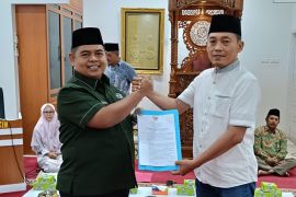 Ketua RT 05/RW 01 Dusun I Desa Tarai Kampar dilantik di Masjid