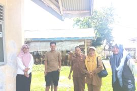 Tim Keswan dan Kesmavet Dinas Pertanian Pessel kunjungi Pasar Ternak Lakitan Timur