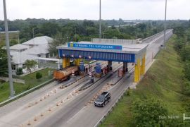 Sebanyak 15.960 kendaraan lintasi Tol Terpeka selama libur Imlek
