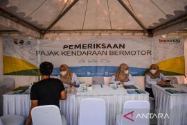 Pemeriksaan pajak kendaraan di Bandung