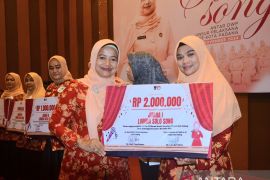 Lomba Solo Song Semarakkan HUT Ke-25 DWP Kota Padang