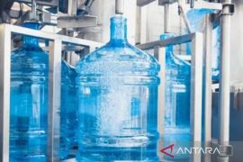 Dokter: Air minum dalam kemasan galon tidak menyebabkan kemandulan pria