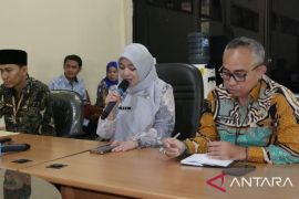 Tingkatkan ekonomi, Pemkab Bangkalan bina BUMDes urus izin usaha