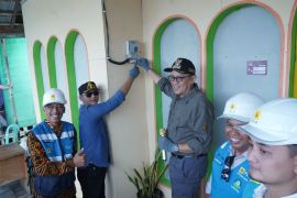PLN lights up 100 percent villages in Barito Timur