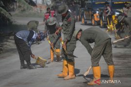 Logistics for Lewotobi victims sufficient for 2 weeks: minister