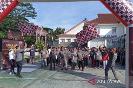 KPU Pematangsiantar gelar jalan sehat sosialisasikan pilkada 2024