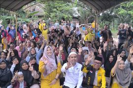 Peserta kampanye Paslon 3 di Kecamatan Upau, berebut pantun