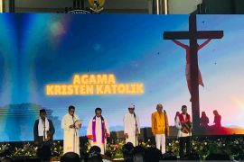 TNI/Polri dan tokoh lintas agama di Bali doa bersama untuk sukses Pilkada