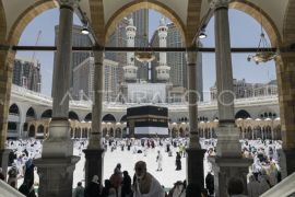 Arab Saudi tutup akses umrah setelah 13 April