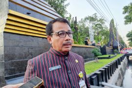 Pemprov Jateng berkomunikasi dengan buruh dan pengusaha soal upah