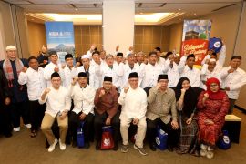 Awali kemitraan strategis, AQUA dan DMI beri kesempatan ibadah umrah bagi khadimatul masjid