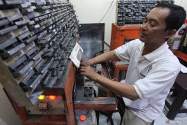 Ingin pakai plat nomor cantik? Simak rincian biaya dan prosedurnya di sini!