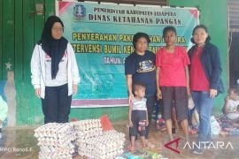 Pemkab Jayapura beri makan bergizi anak-anak Kampung Mamey Kemtuk